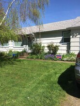 265 SE Richland Ave in Corvallis, OR - Building Photo - Building Photo