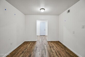 430 W 3rd St in Mesa, AZ - Foto de edificio - Building Photo