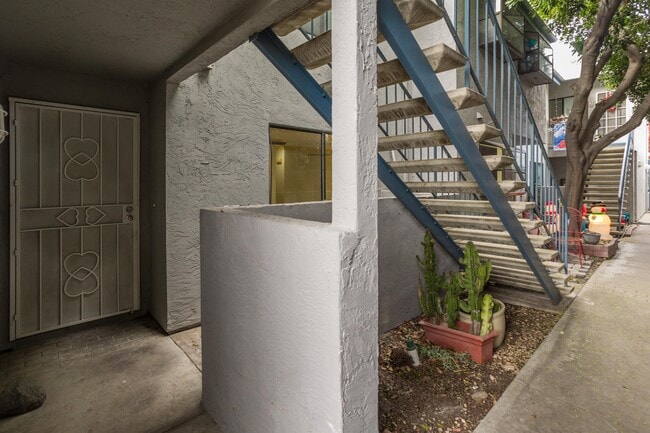 1463 Essex St in San Diego, CA - Building Photo - Building Photo