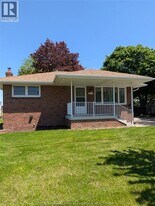 2990 Pillette Rd in Windsor, ON - Building Photo
