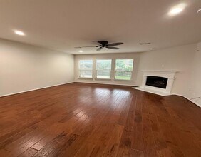 11 Hearthwick Rd in Tomball, TX - Building Photo - Building Photo