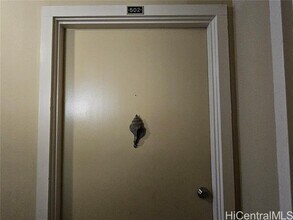 2355 Ala Wai Blvd in Honolulu, HI - Building Photo - Building Photo