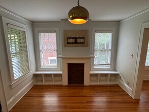 526 Oakland Ave in Charlotte, NC - Foto de edificio - Building Photo