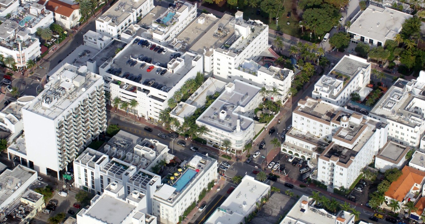 The Clevelander in Miami Beach, FL - Building Photo