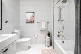 510 E 14th St in New York, NY - Building Photo - Building Photo