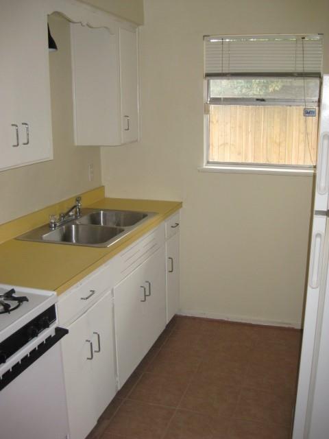 5213 Joe Sayers Ave in Austin, TX - Building Photo - Building Photo