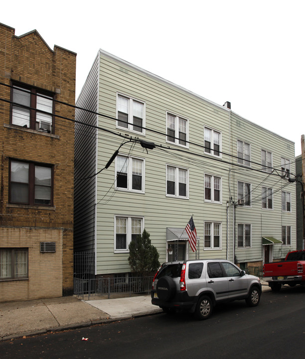 233 Liberty Ave in Jersey City, NJ - Foto de edificio