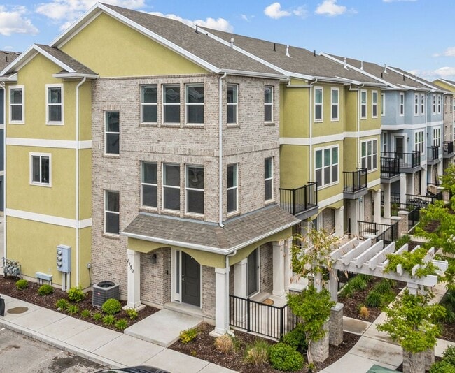 property at 1792 W Torlundy Dr