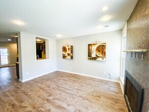 1904 Woodland Ave in Austin, TX - Foto de edificio - Building Photo