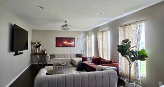 6855 Charlestown Ln in Mason, OH - Building Photo