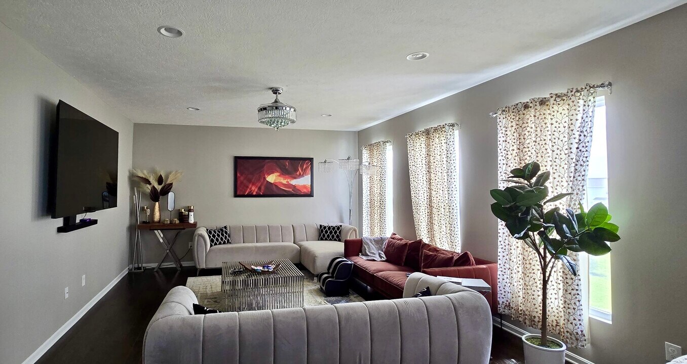 6855 Charlestown Ln in Mason, OH - Foto de edificio