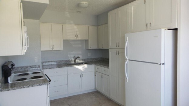 6221 Coniston Ter in North Port, FL - Building Photo - Building Photo