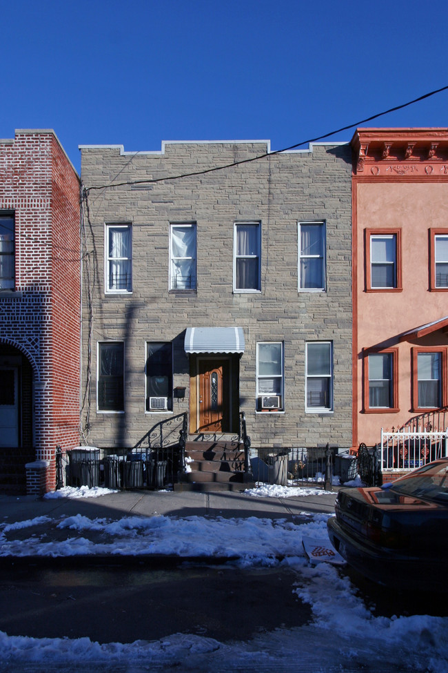 37 Hill St in Brooklyn, NY - Building Photo - Building Photo