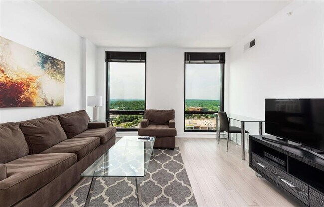 11850 Freedom Dr in Reston, VA - Building Photo - Building Photo