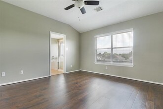 13076 Peppergate Ln in Houston, TX - Building Photo - Building Photo