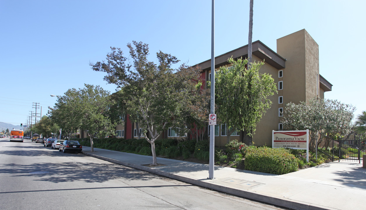 Panorama View Apartments in Panorama City, CA - Building Photo