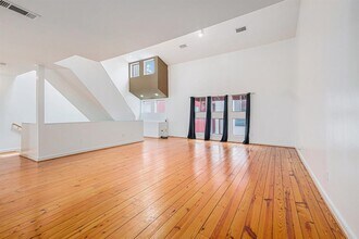 6132 Grand Blvd in Houston, TX - Building Photo - Building Photo