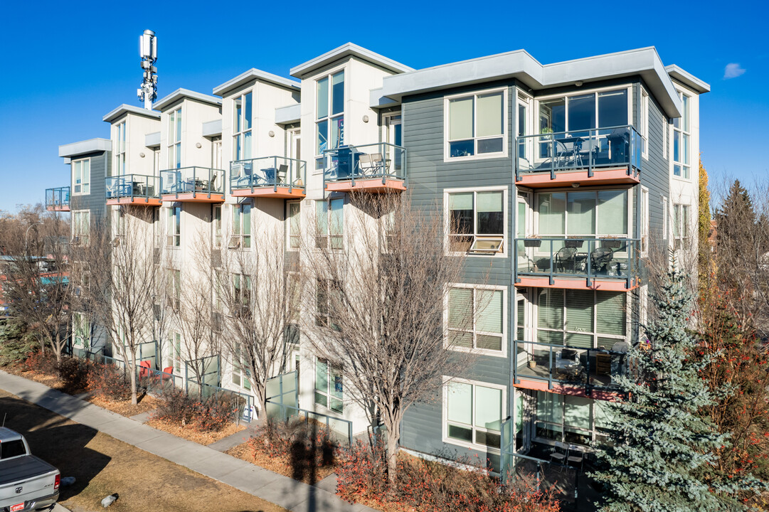 805 4th St NE in Calgary, AB - Building Photo