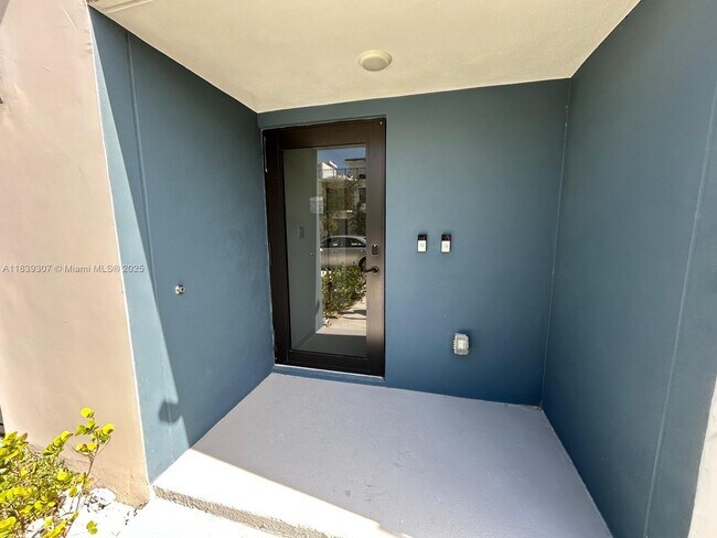 14560 SW 261st Ter in Homestead, FL - Building Photo - Building Photo