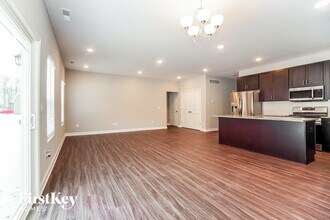 1179 Dornoch Dr in Lancaster, OH - Foto de edificio - Building Photo