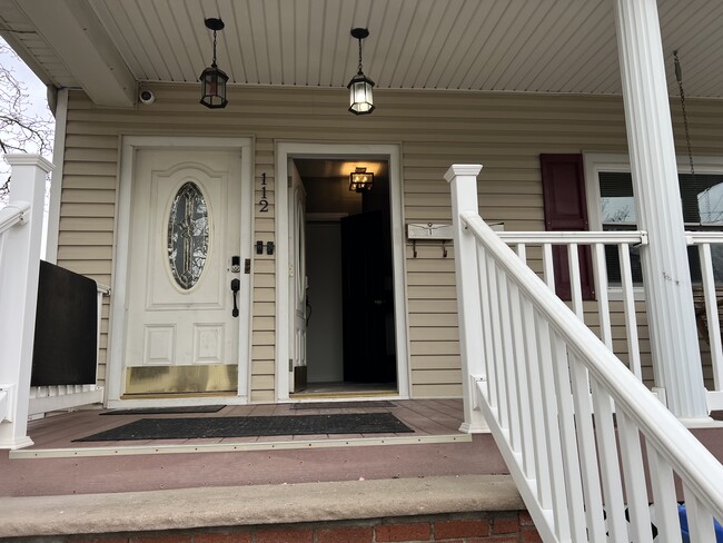 112 Hamilton Ave, Unit First Floor in Fords, NJ - Foto de edificio - Building Photo