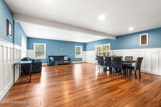27 Brookwillow Ave in West Long Branch, NJ - Building Photo - Building Photo