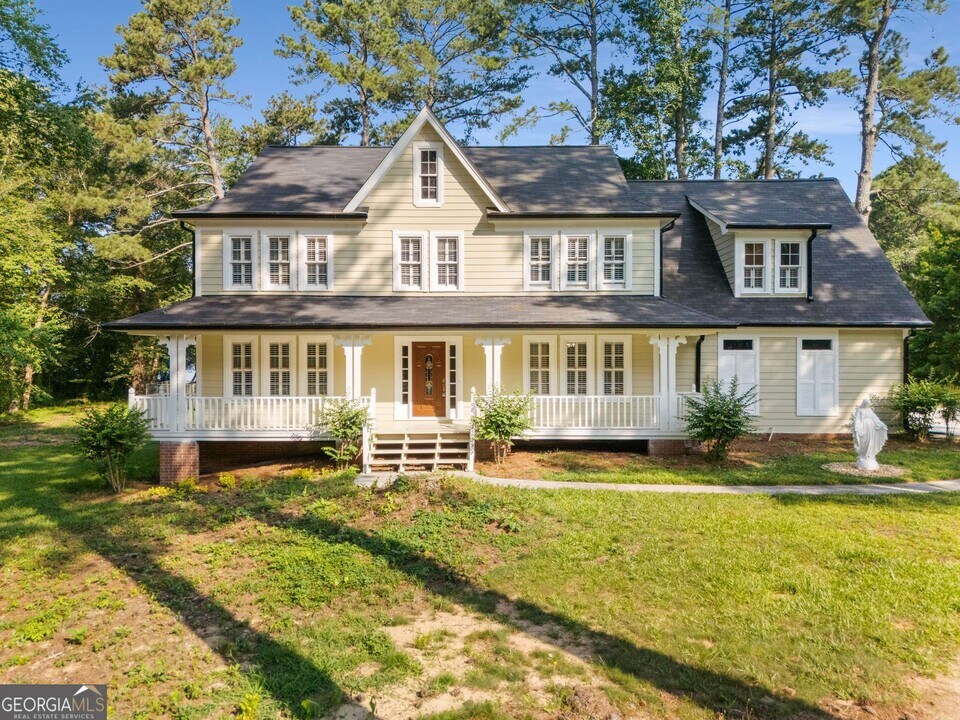 1235 Green Turf Dr in Snellville, GA - Building Photo