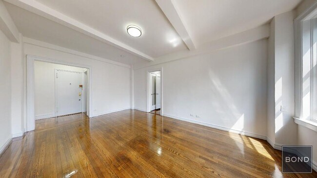 156 E 37th St in New York, NY - Building Photo - Building Photo