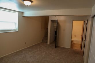 5171 Green Trace Ln in St. Louis, MO - Foto de edificio - Building Photo