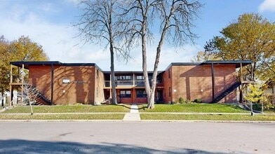 186 Queen St in Sarnia, ON - Building Photo - Building Photo