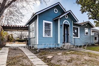 206 Hoover Ave in San Antonio, TX - Building Photo - Building Photo