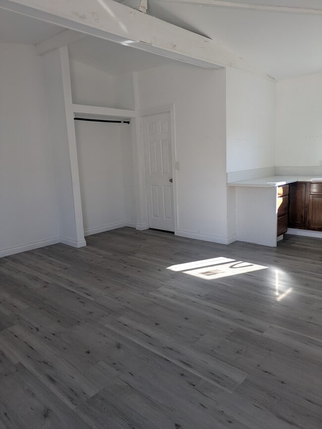 7448 Craner Ave, Unit Single apartment