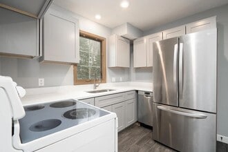 411-413 Belle Aire Dr in Champlin, MN - Building Photo - Building Photo