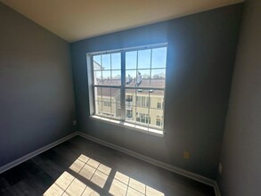 21843 Baldwin Sq, Unit 302 in Sterling, VA - Building Photo - Building Photo