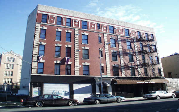 2470 Beaumont Ave in Bronx, NY - Building Photo - Building Photo