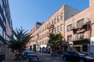 190 Berry St in Brooklyn, NY - Building Photo - Building Photo