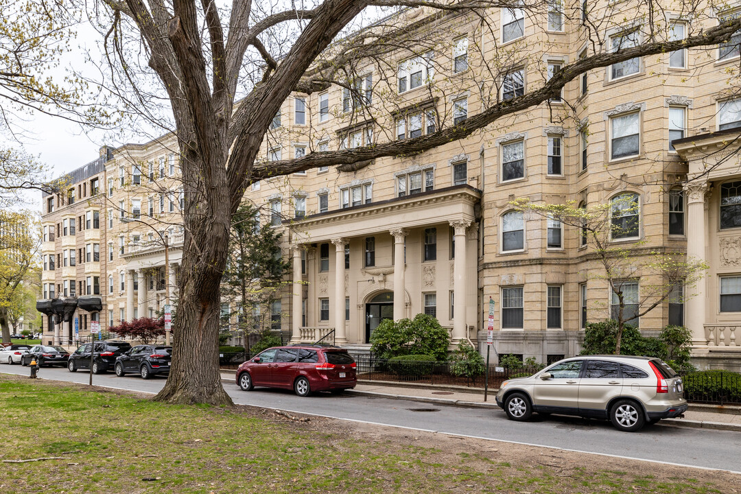 70 Fenway in Boston, MA - Building Photo