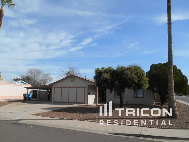 13601 N 41st St in Phoenix, AZ - Building Photo - Building Photo