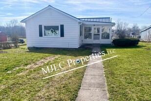 720 Richmond St in Winchester, IN - Building Photo