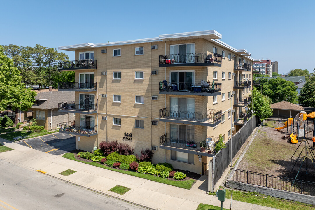 Circle Terrace in Forest Park, IL - Building Photo