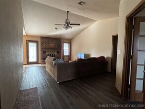 14518 S Maple Ave in Glenpool, OK - Building Photo - Building Photo