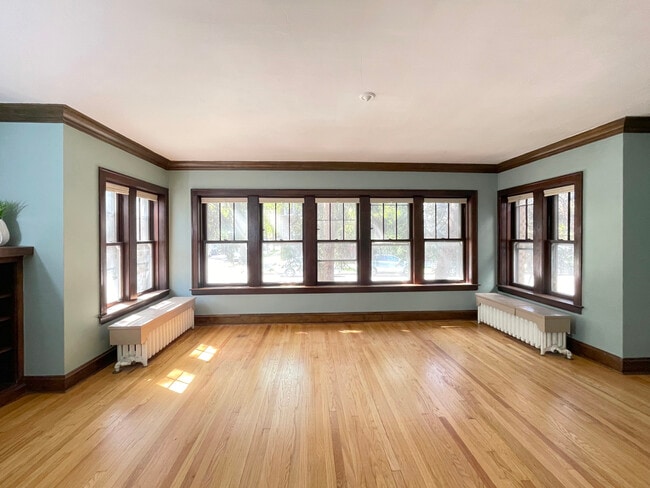 property at 4100 W Newport Ave