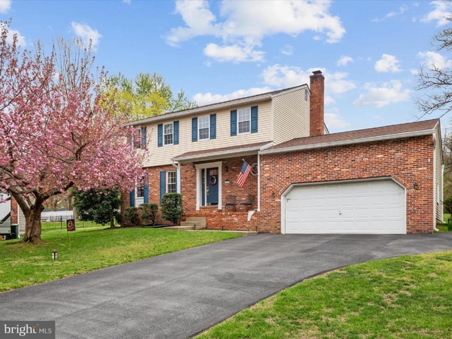property at 1525 Palm Ct