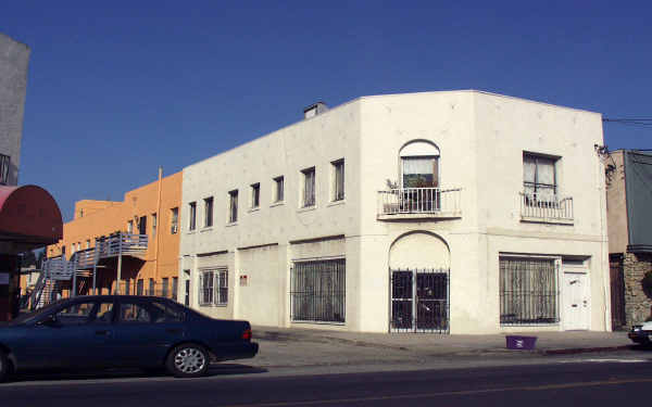 1229-1231 E 4th St in Long Beach, CA - Building Photo - Building Photo