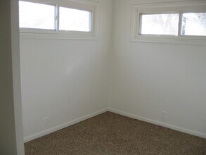 1611 Remington Rd in Rockford, IL - Building Photo - Building Photo
