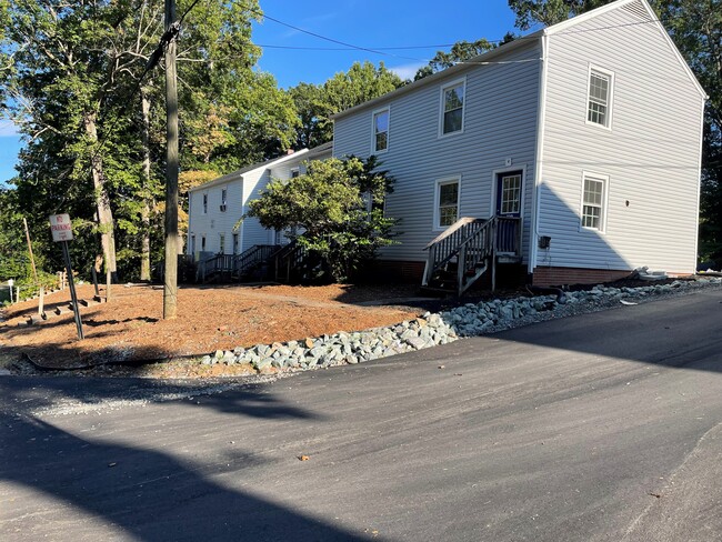 Dolphin Apartments in Siler City, NC - Building Photo - Building Photo