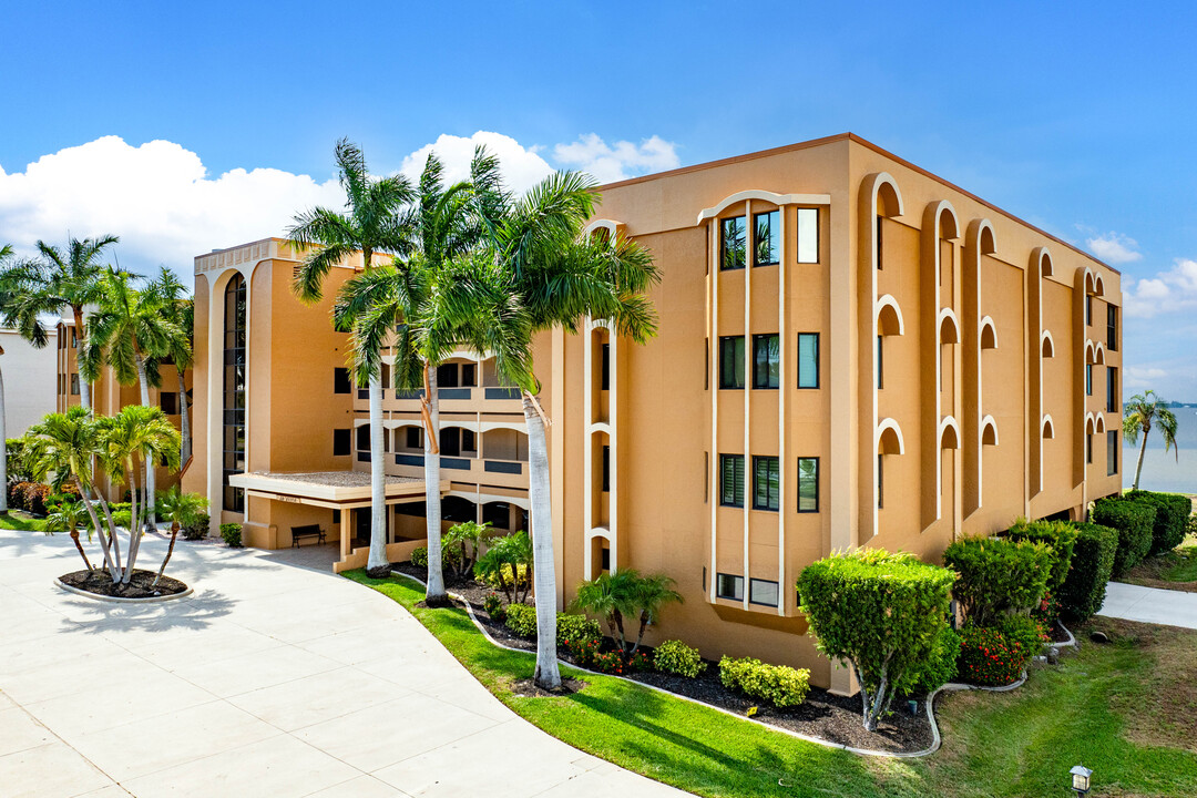 La Vista in Punta Gorda, FL - Building Photo