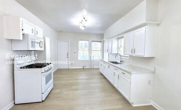 1302 Ryon St in Houston, TX - Building Photo - Building Photo