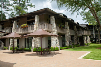 Walton on the Chattahoochee in Atlanta, GA - Foto de edificio - Building Photo