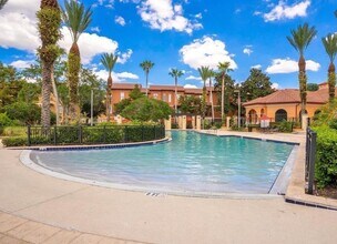 6153 Metrowest Blvd in Orlando, FL - Building Photo - Building Photo